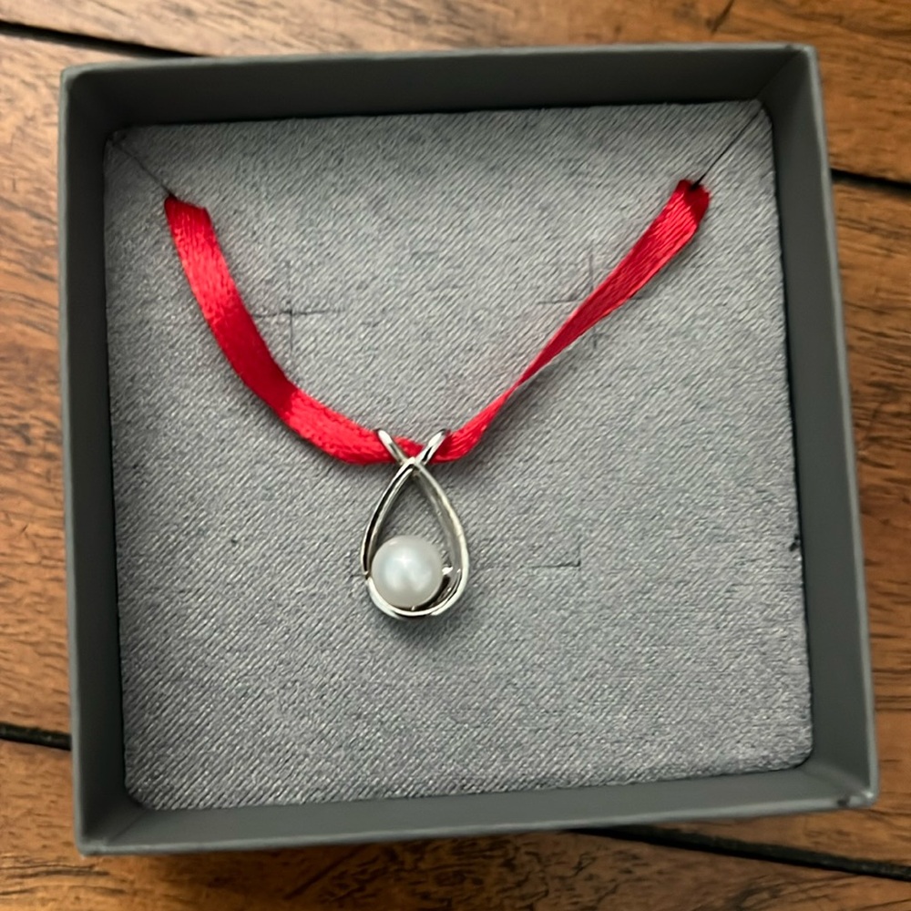 Angara pearl necklace charm